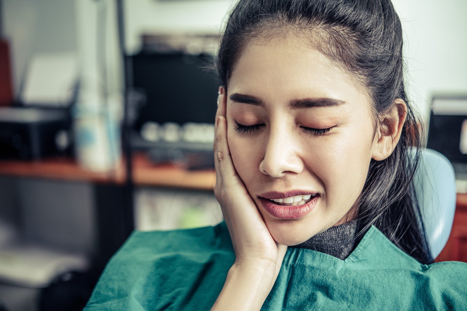 Tooth Extraction: 8 Critical Signs to Watch Tooth Extraction Critical Signs